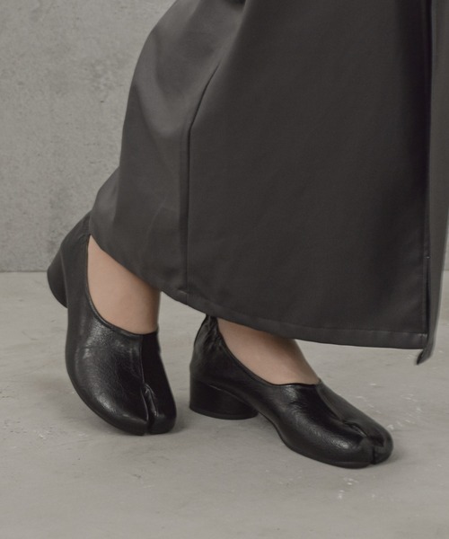 tukn.（トゥクン）の「トゥクン 足袋トゥ ヒールパンプス  / 柔らかい履き心地（パンプス・レディース・ブラック/アイボリー/ブラウン・22.5cm/23.0cm/23.5cm/24.5cm/24.0cm）」の18枚目の写真