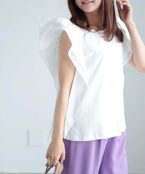 Sawa a la mode(サワアラモード)の「薔薇モチーフトップス(Tシャツ/カットソー・レディース・ブルー/ブラック/ホワイト/ピンク・FREE)」の1枚目の写真