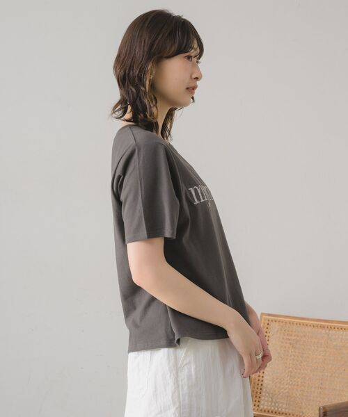 RETRO GIRL(レトロガール)の「ロゴ刺繍アソートTee(Tシャツ/カットソー・レディース・ホワイト/チャコールグレー/ブルー・FREE)」の13枚目の写真