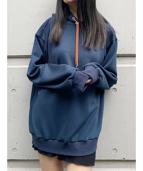 MURUA（ムルーア）の「カラーコードフーディ【WEB限定パーカー】（パーカー・レディース・ホワイト/ブラック/ネイビー/オレンジ・FREE）」の3枚目の写真