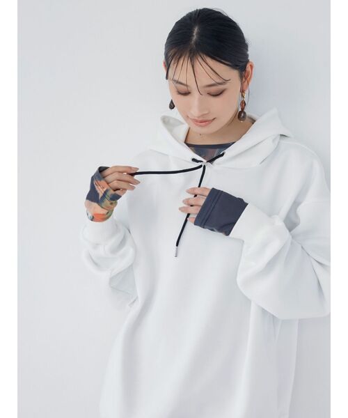 MURUA（ムルーア）の「カラーコードフーディ【WEB限定パーカー】（パーカー・レディース・ホワイト/ブラック/ネイビー/オレンジ・FREE）」の10枚目の写真