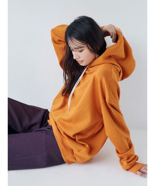 MURUA（ムルーア）の「カラーコードフーディ【WEB限定パーカー】（パーカー・レディース・ホワイト/ブラック/ネイビー/オレンジ・FREE）」の17枚目の写真