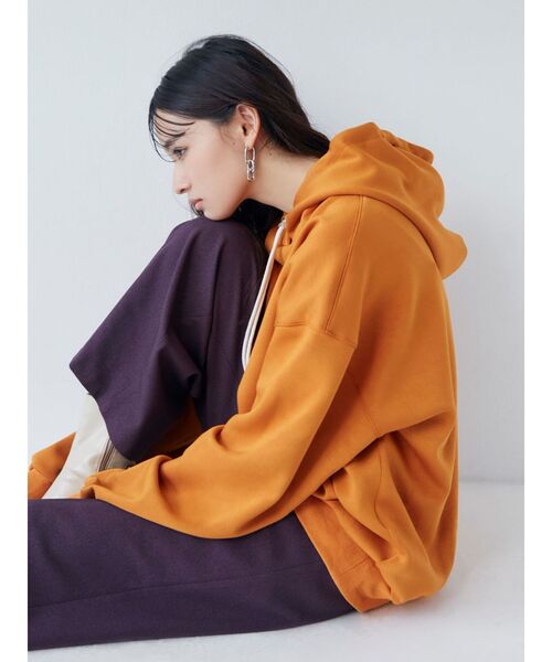 MURUA（ムルーア）の「カラーコードフーディ【WEB限定パーカー】（パーカー・レディース・ホワイト/ブラック/ネイビー/オレンジ・FREE）」の18枚目の写真