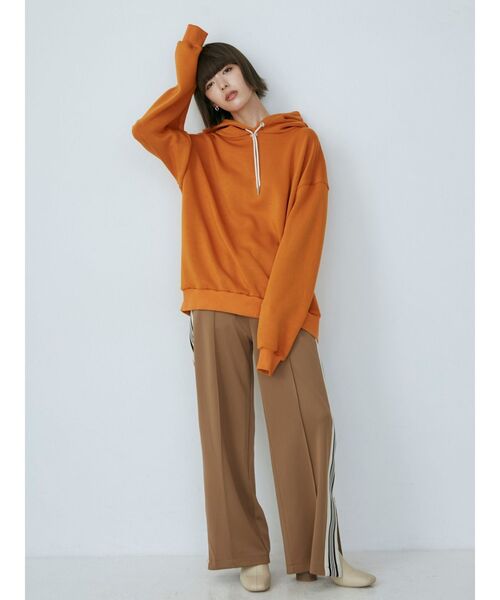 MURUA(ムルーア)の「サイドスリットトラックパンツ(その他パンツ・レディース・ブラック/ベージュ/ネイビー・FREE)」の10枚目の写真