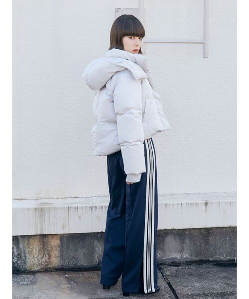 MURUA(ムルーア)の「サイドスリットトラックパンツ(その他パンツ・レディース・ブラック/ベージュ/ネイビー・FREE)」の11枚目の写真