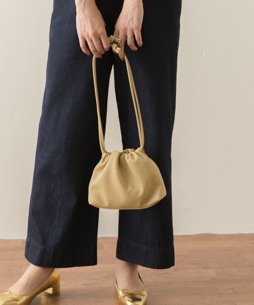 URBAN RESEARCH Sonny Label(アーバンリサーチサニーレーベル)の「スムースギャザーポシェット(ショルダーバッグ・レディース・イエロー系その他/ブラック/アイボリー・ONE)」の3枚目の写真