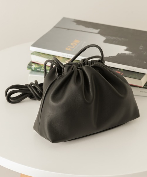 URBAN RESEARCH Sonny Label(アーバンリサーチサニーレーベル)の「スムースギャザーポシェット(ショルダーバッグ・レディース・イエロー系その他/ブラック/アイボリー・ONE)」の2枚目の写真