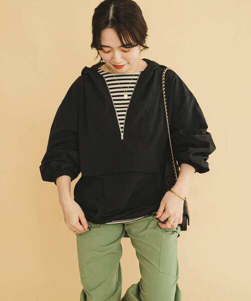 ITEMS URBANRESEARCH(アイテムズ アーバンリサーチ)の「『撥水』アノラックフーディー(ナイロンジャケット・レディース・ブラック/ベージュ・FREE)」の12枚目の写真