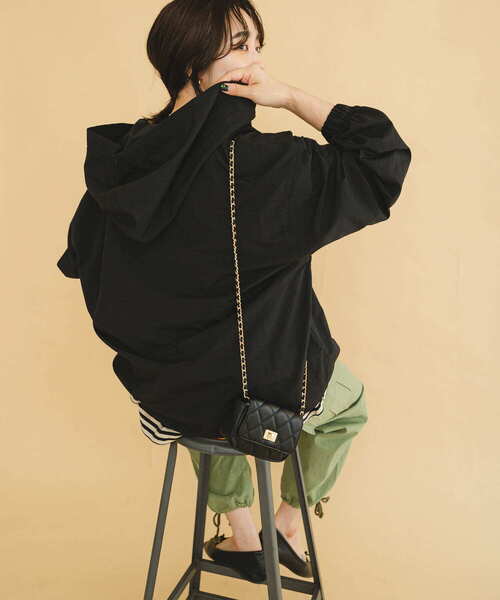 ITEMS URBANRESEARCH(アイテムズ アーバンリサーチ)の「『撥水』アノラックフーディー(ナイロンジャケット・レディース・ブラック/ベージュ・FREE)」の3枚目の写真