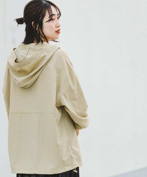 ITEMS URBANRESEARCH(アイテムズ アーバンリサーチ)の「『撥水』アノラックフーディー(ナイロンジャケット・レディース・ブラック/ベージュ・FREE)」の16枚目の写真