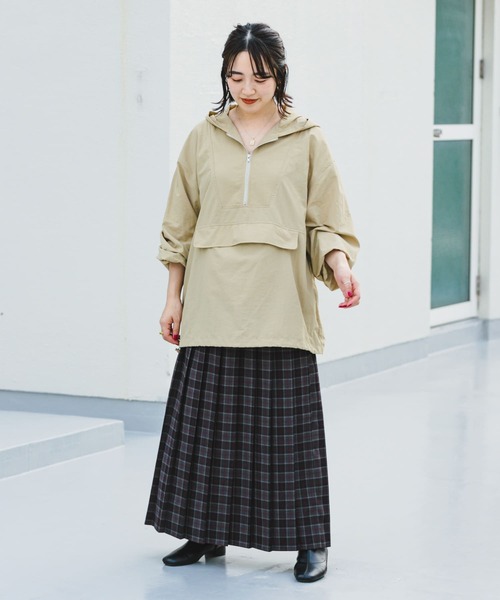 ITEMS URBANRESEARCH(アイテムズ アーバンリサーチ)の「『撥水』アノラックフーディー(ナイロンジャケット・レディース・ブラック/ベージュ・FREE)」の22枚目の写真