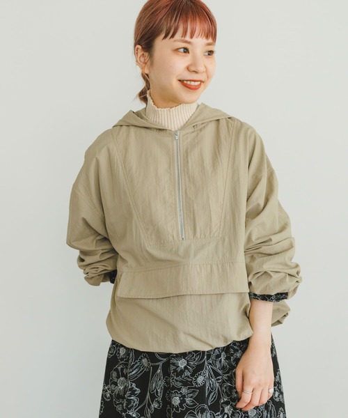 ITEMS URBANRESEARCH(アイテムズ アーバンリサーチ)の「『撥水』アノラックフーディー(ナイロンジャケット・レディース・ブラック/ベージュ・FREE)」の4枚目の写真