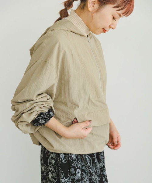 ITEMS URBANRESEARCH(アイテムズ アーバンリサーチ)の「『撥水』アノラックフーディー(ナイロンジャケット・レディース・ブラック/ベージュ・FREE)」の17枚目の写真