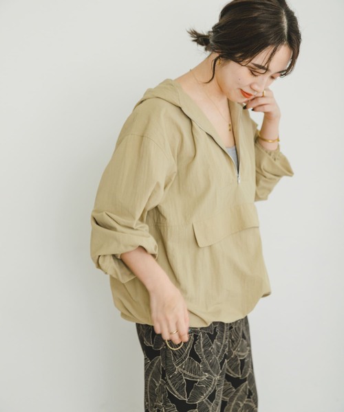 ITEMS URBANRESEARCH(アイテムズ アーバンリサーチ)の「『撥水』アノラックフーディー(ナイロンジャケット・レディース・ブラック/ベージュ・FREE)」の14枚目の写真