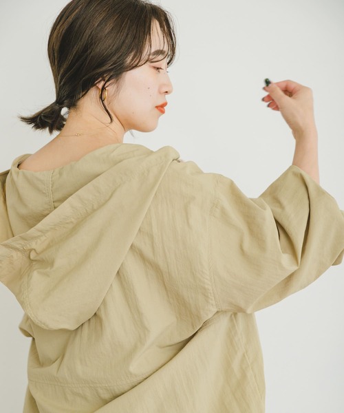 ITEMS URBANRESEARCH(アイテムズ アーバンリサーチ)の「『撥水』アノラックフーディー(ナイロンジャケット・レディース・ブラック/ベージュ・FREE)」の5枚目の写真