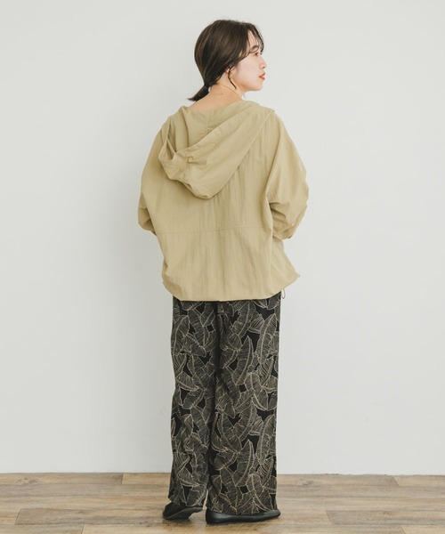 ITEMS URBANRESEARCH(アイテムズ アーバンリサーチ)の「『撥水』アノラックフーディー(ナイロンジャケット・レディース・ブラック/ベージュ・FREE)」の18枚目の写真