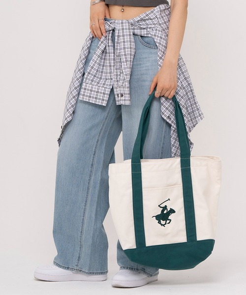 BEVERLY HILLS POLO CLUB(ビバリーヒルズポロクラブ)の「BEVERLY HILLS POLO CLUB/ビバリーヒルズポロクラブ 大容量 A4収納可能 PC収納可能 ブランド ロゴ ポニー 刺繍 BHPC キャンバス トートバッグ(トートバッグ・レディース・ホワイト×ネイビー/ブラック/ネイビー/ベージュ/ホワイト×グリーン/ホワイト×ピンク/ホワイト系その他・FREE)」の21枚目の写真