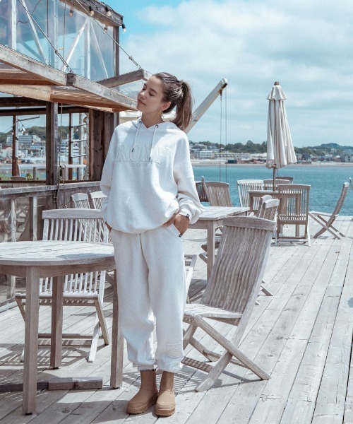 ROXY（ロキシー）の「JIVY PANTS/ロキシー裾ブランドロゴスタンダード