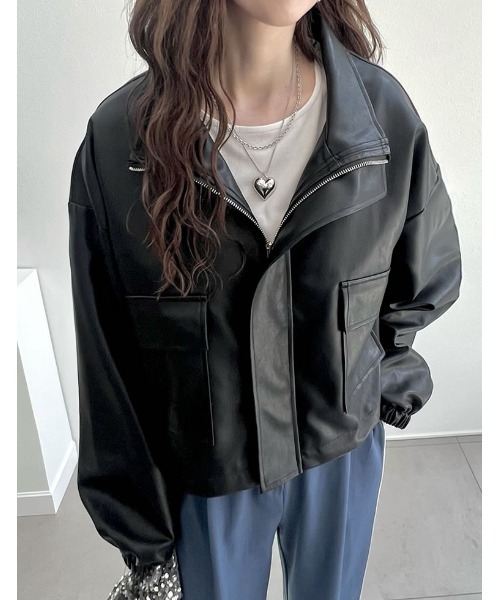 Re:EDIT（リエディ）の「[低身長サイズ有]ボリュームスリーブショート丈フェイクレザージャケット（ライダースジャケット・レディース・アイボリー/ブラック・MEDIUM/SHORT/LARGE）」の8枚目の写真