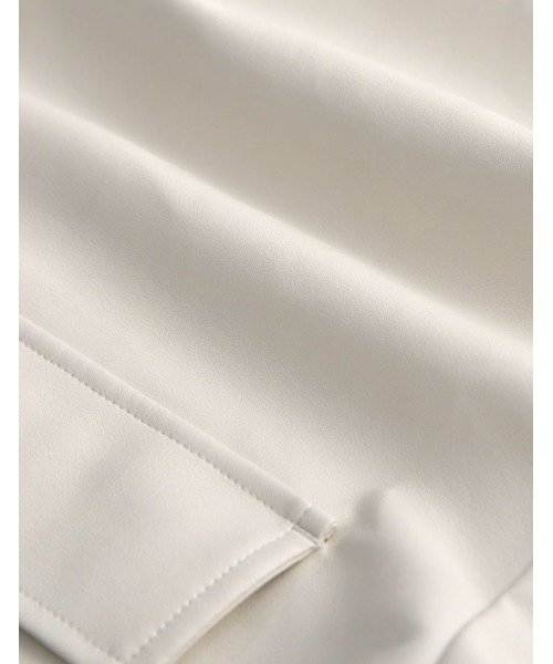 Re:EDIT（リエディ）の「[低身長サイズ有]ボリュームスリーブショート丈フェイクレザージャケット（ライダースジャケット・レディース・アイボリー/ブラック・MEDIUM/SHORT/LARGE）」の20枚目の写真