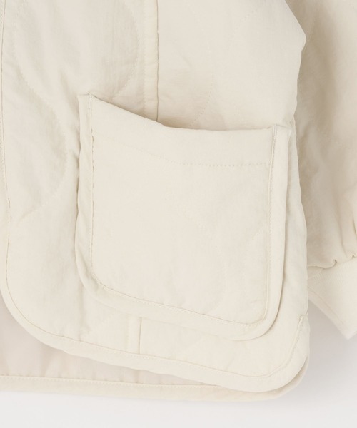 LOWRYS FARM（ローリーズファーム）の「キルティングブルゾン　903817（ミリタリージャケット・キッズ・ブラック/カーキ/アイボリー・110cm/120cm/130cm/140cm/150cm）」の4枚目の写真