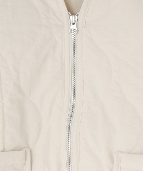 LOWRYS FARM（ローリーズファーム）の「キルティングブルゾン　903817（ミリタリージャケット・キッズ・ブラック/カーキ/アイボリー・110cm/120cm/130cm/140cm/150cm）」の15枚目の写真