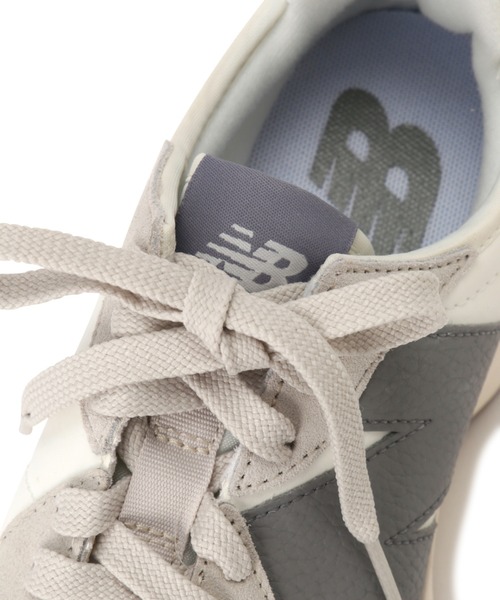 NEW BALANCE(ニューバランス)の「(NEW BALANCE)U327(スニーカー・レディース・ベージュ/グレー・25.0/24.0/23)」の5枚目の写真
