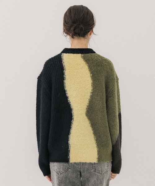 PUBLIC TOKYO(パブリックトウキョウ)の「ブロックカーブモヘアニット(ニット/セーター・レディース・ブラック/アイボリー・FREE)」の21枚目の写真