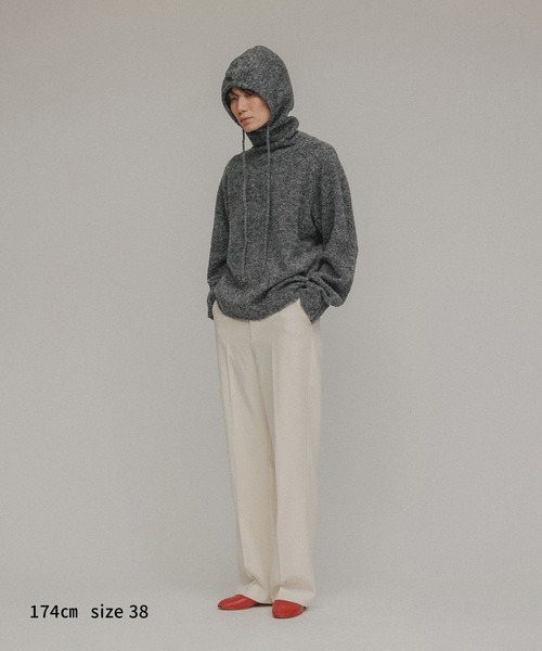 M TO R（ムウトアール）の「［TOPS］BOUCLE KNIT HOODIE UNISEX（ニット/セーター・レディース・チャコールグレー/ダークブラウン・40/38）」の3枚目の写真