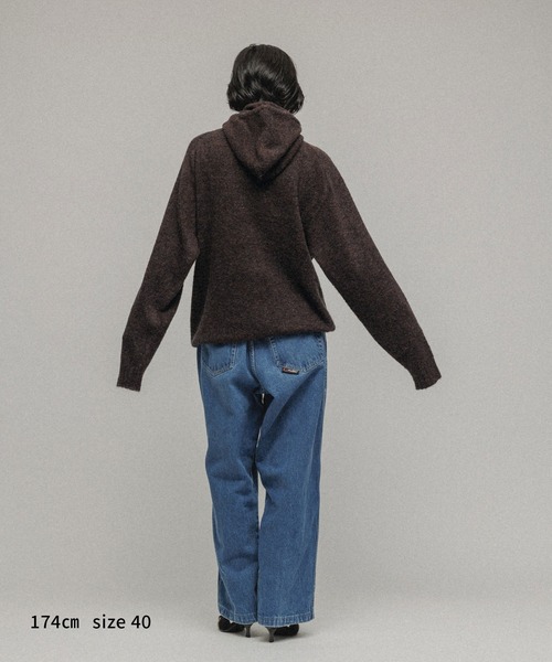 M TO R（ムウトアール）の「［TOPS］BOUCLE KNIT HOODIE UNISEX（ニット/セーター・レディース・チャコールグレー/ダークブラウン・40/38）」の7枚目の写真