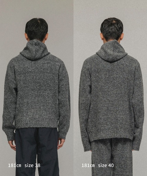 M TO R（ムウトアール）の「［TOPS］BOUCLE KNIT HOODIE UNISEX（ニット/セーター・レディース・チャコールグレー/ダークブラウン・40/38）」の16枚目の写真