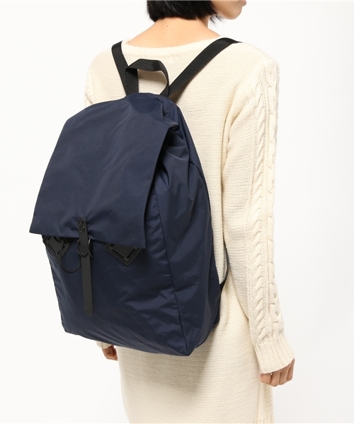 BEAMS BOY(ビームスボーイ)の「BEAMS BOY / LIGHT DAYPACK(バックパック/リュック・レディース・ブラック/ネイビー・ONE SIZE)」の3枚目の写真