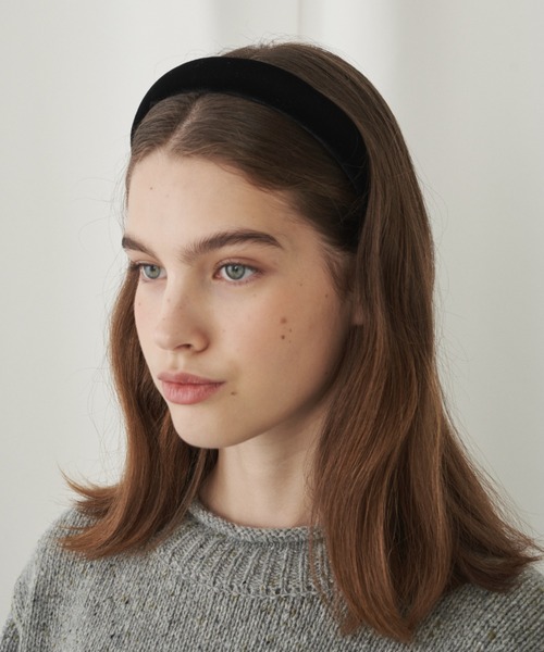 GIUNON（ジウノン）の「velour head band / ベロアカチューシャ（カチューシャ・レディース・ブラック・FREE）」の2枚目の写真