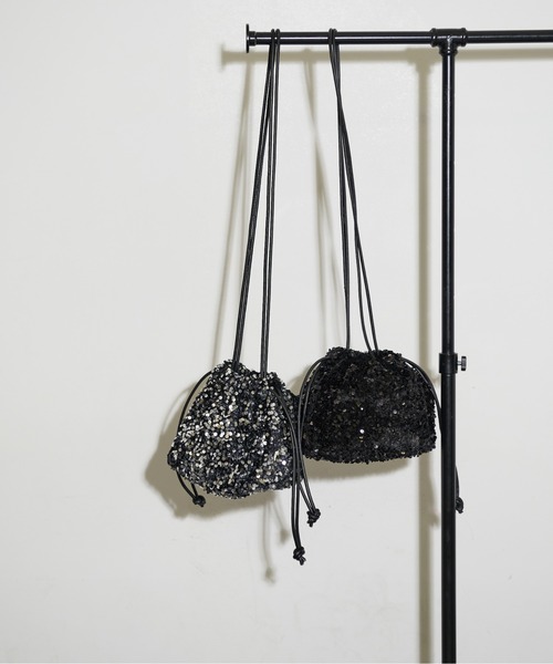 THE YOn（ザヨン）の「スパンコールドローストリングミニバッグ（ハンドバッグ・レディース・ブラック/シルバー・FREE）」の3枚目の写真