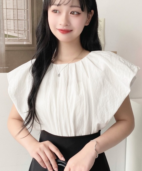 moment+(モーメントプラス)の「コットンワッシャーバルーンスリーブタックブラウス(シャツ/ブラウス・レディース・オフホワイト/ナチュラル/ブラック/ラベンダー/サックスブルー・M/L)」の21枚目の写真