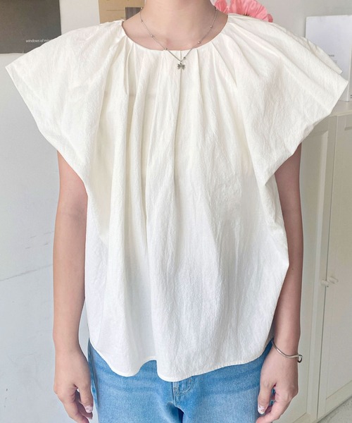 moment+(モーメントプラス)の「コットンワッシャーバルーンスリーブタックブラウス(シャツ/ブラウス・レディース・オフホワイト/ナチュラル/ブラック/ラベンダー/サックスブルー・M/L)」の6枚目の写真