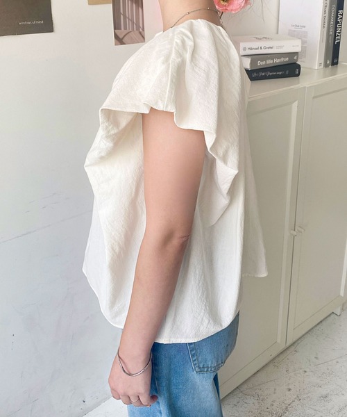 moment+(モーメントプラス)の「コットンワッシャーバルーンスリーブタックブラウス(シャツ/ブラウス・レディース・オフホワイト/ナチュラル/ブラック/ラベンダー/サックスブルー・M/L)」の7枚目の写真