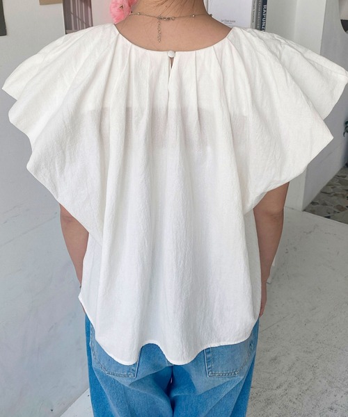 moment+(モーメントプラス)の「コットンワッシャーバルーンスリーブタックブラウス(シャツ/ブラウス・レディース・オフホワイト/ナチュラル/ブラック/ラベンダー/サックスブルー・M/L)」の8枚目の写真