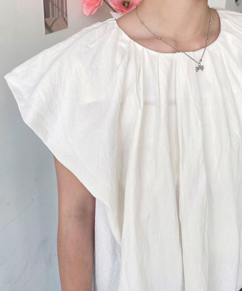 moment+(モーメントプラス)の「コットンワッシャーバルーンスリーブタックブラウス(シャツ/ブラウス・レディース・オフホワイト/ナチュラル/ブラック/ラベンダー/サックスブルー・M/L)」の9枚目の写真