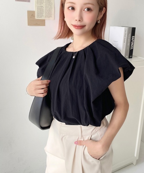 moment+(モーメントプラス)の「コットンワッシャーバルーンスリーブタックブラウス(シャツ/ブラウス・レディース・オフホワイト/ナチュラル/ブラック/ラベンダー/サックスブルー・M/L)」の11枚目の写真