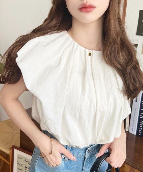 moment+(モーメントプラス)の「コットンワッシャーバルーンスリーブタックブラウス(シャツ/ブラウス・レディース・オフホワイト/ナチュラル/ブラック/ラベンダー/サックスブルー・M/L)」の19枚目の写真