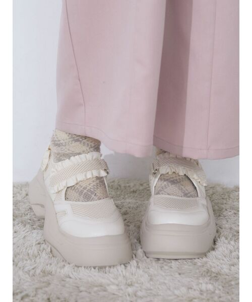 merry jenny（メリージェニー）の「フリルメッシュベルクロスニーカー（スニーカー・レディース・アイボリー/ブラック・LARGE/MEDIUM）」の13枚目の写真