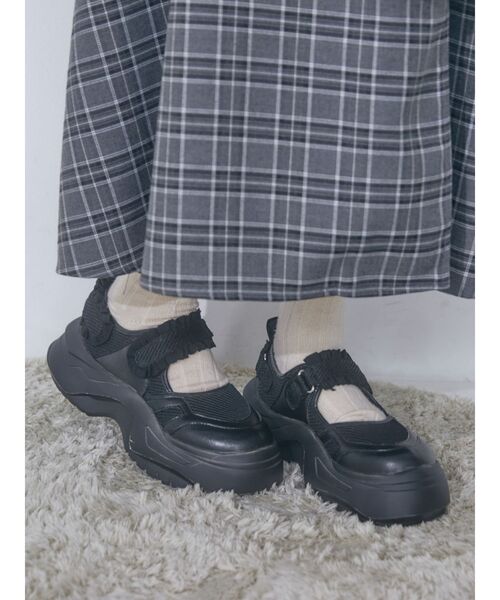 merry jenny（メリージェニー）の「フリルメッシュベルクロスニーカー（スニーカー・レディース・アイボリー/ブラック・LARGE/MEDIUM）」の14枚目の写真