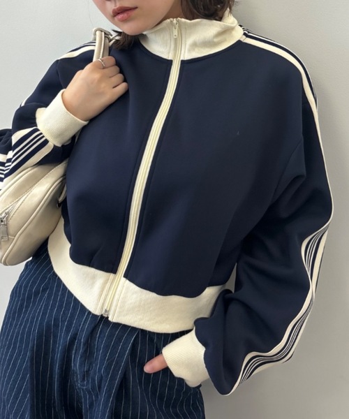 Birthday room(バースデイルーム)の「ショート丈ライントラックジャケット / short-length line track jacket(ブルゾン・レディース・ライトブルー/ネイビー/アイボリー/ブラック・FREE)」の12枚目の写真