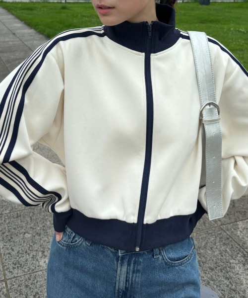 Birthday room(バースデイルーム)の「ショート丈ライントラックジャケット / short-length line track jacket(ブルゾン・レディース・ライトブルー/ネイビー/アイボリー/ブラック・FREE)」の7枚目の写真