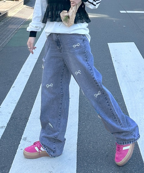 Alley by w closet（アリーバイダブルクローゼット）の「【Alley】パールリボン付きデニムパンツ（デニムパンツ・レディース・ブルー・FREE）」の4枚目の写真