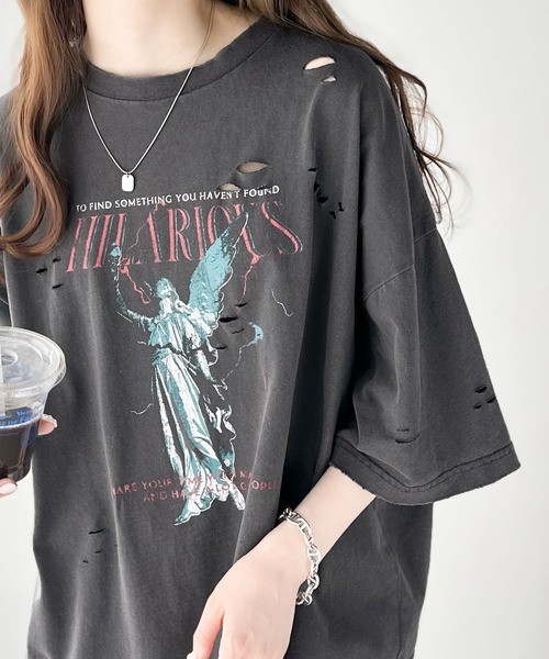 Java（ジャバ）の「【ロンT登場！】《JaVaジャバコラボ》ゆるっとカジュアルに着こなす。綿100%ピグメント加工グラフィックプリントTシャツ＆ロンT(半袖)(長袖)（Tシャツ/カットソー・レディース・A/E/C/D/B/G/F/ブラック系2/ブラック系3/ブラック系1・LARGE/MEDIUM/SMALL/X-LARGE）」の9枚目の写真