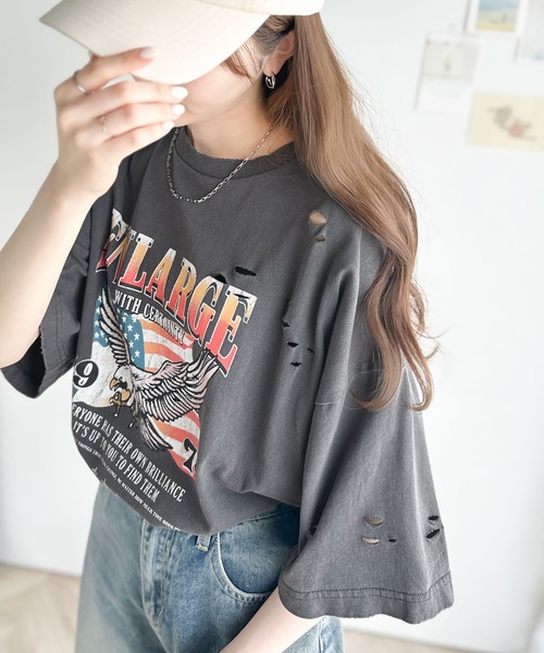 Java（ジャバ）の「【ロンT登場！】《JaVaジャバコラボ》ゆるっとカジュアルに着こなす。綿100%ピグメント加工グラフィックプリントTシャツ＆ロンT(半袖)(長袖)（Tシャツ/カットソー・レディース・A/E/C/D/B/G/F/ブラック系2/ブラック系3/ブラック系1・LARGE/MEDIUM/SMALL/X-LARGE）」の10枚目の写真