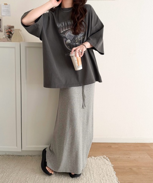 Java（ジャバ）の「【ロンT登場！】《JaVaジャバコラボ》ゆるっとカジュアルに着こなす。綿100%ピグメント加工グラフィックプリントTシャツ＆ロンT(半袖)(長袖)（Tシャツ/カットソー・レディース・A/E/C/D/B/G/F/ブラック系2/ブラック系3/ブラック系1・LARGE/MEDIUM/SMALL/X-LARGE）」の19枚目の写真