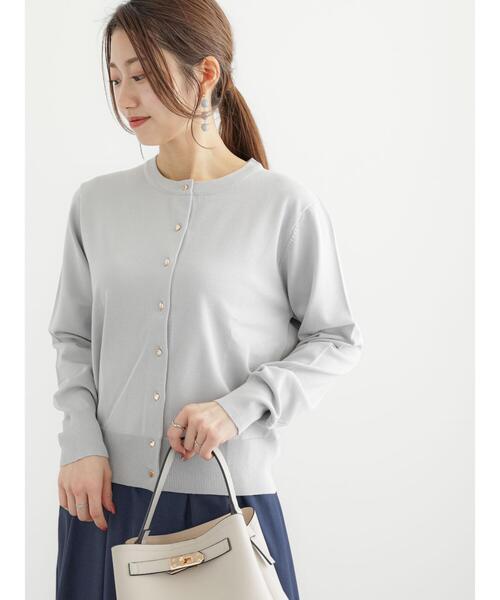 Te chichi(テチチ)の「12G金釦天竺クルーカーディガン(カーディガン/ボレロ・レディース・ブラック/オフホワイト/ブルー/グレー/ピンク・F)」の3枚目の写真